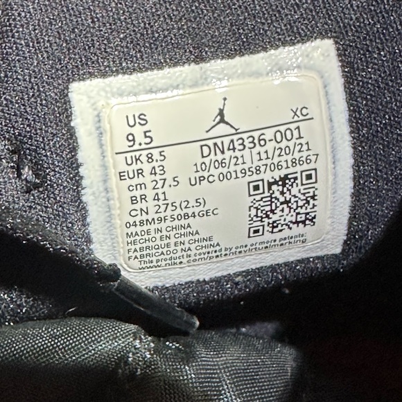 Athletic_Shoes